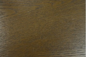 中古　神戸洋家具　オーク材　彫刻入り　落ち着いた色味が魅力的な電話台　(R-076663)