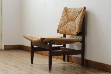 ジャンク品　和製ビンテージ　松本民芸家具　ナラ材　アジアンテイストのお部屋におすすめなラッシチェア(低椅子、ラウンジチェア、ダイニングチェア、椅子、イス、ヴィンテージ)(R-076664)