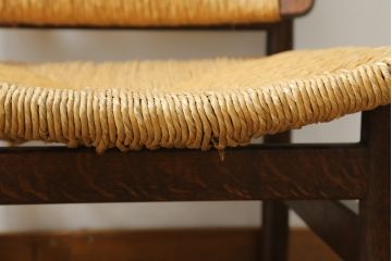 ジャンク品　和製ビンテージ　松本民芸家具　ナラ材　アジアンテイストのお部屋におすすめなラッシチェア(低椅子、ラウンジチェア、ダイニングチェア、椅子、イス、ヴィンテージ)(R-076664)