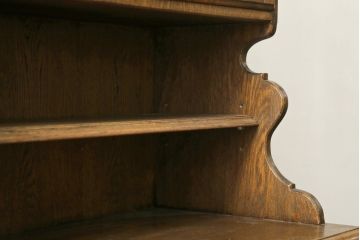 中古　美品　神戸洋家具　オーク材　シックな佇まいが魅力的なカップボード(キャビネット、食器棚、収納棚、戸棚)(R-076666)