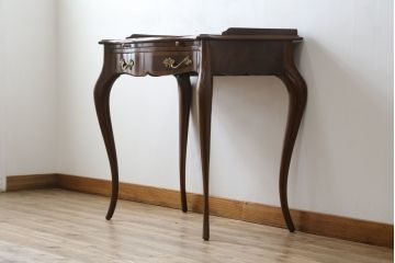 中古　イギリス　メートランドスミス(MAITLAND SMITH)　品のある佇まいが魅力的なスライド天板付きコンソールテーブル(デスク、花台、飾り台、電話台、英国)(R-076667)