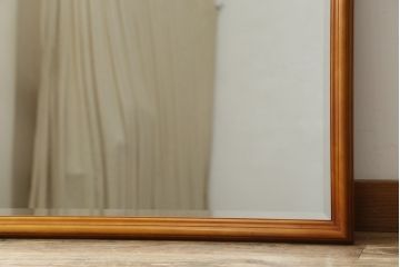 中古　美品　横浜ダニエル(daniel)　Etranger(エトランジェ)　E-404　シンプルながらも気品漂うウォールミラー(壁掛け鏡、吊鏡)(R-076673)