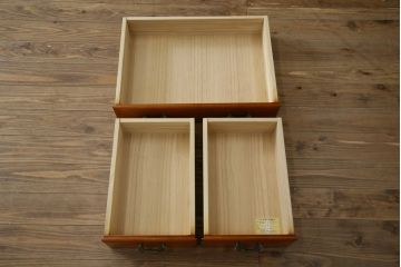 中古　美品　横浜クラシック家具　ダニエル(Daniel)　Etranger(エトランジェ)　E-111　温かみのある色合いと品のある佇まいが魅力の横長チェスト(サイドボード、引き出し)(定価約80万円)(R-076674)