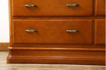 中古　美品　横浜クラシック家具　ダニエル(Daniel)　Etranger(エトランジェ)　E-111　温かみのある色合いと品のある佇まいが魅力の横長チェスト(サイドボード、引き出し)(定価約80万円)(R-076674)