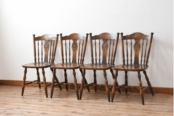 和製ヴィンテージ　飛騨産業　キツツキマーク　カントリースタイルの空間作りにおすすめのダイニングチェア4脚セット　(R-076689)