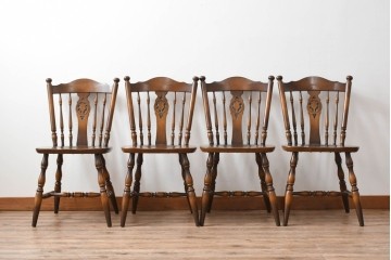 和製ヴィンテージ　飛騨産業　キツツキマーク　カントリースタイルの空間作りにおすすめのダイニングチェア4脚セット　(R-076689)