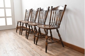 和製ヴィンテージ　飛騨産業　キツツキマーク　カントリースタイルの空間作りにおすすめのダイニングチェア4脚セット　(R-076689)