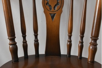 和製ヴィンテージ　飛騨産業　キツツキマーク　カントリースタイルの空間作りにおすすめのダイニングチェア4脚セット　(R-076689)