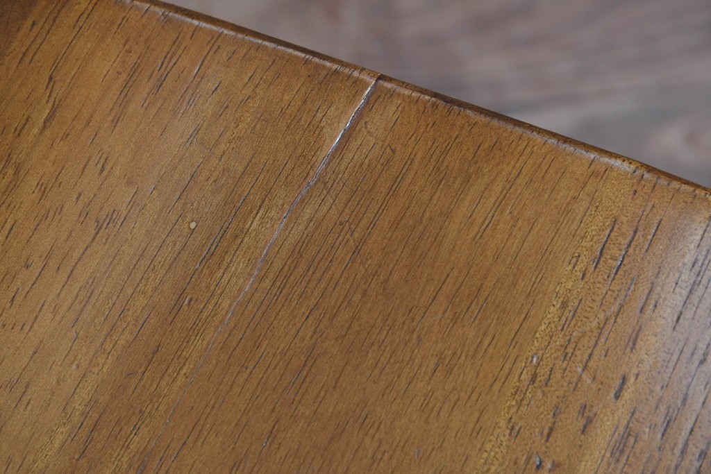 和製ヴィンテージ　飛騨産業　キツツキマーク　カントリースタイルの空間作りにおすすめのダイニングチェア4脚セット　(R-076689)