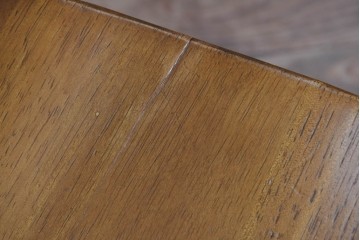 和製ヴィンテージ　飛騨産業　キツツキマーク　カントリースタイルの空間作りにおすすめのダイニングチェア4脚セット　(R-076689)