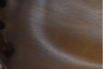 和製ヴィンテージ　飛騨産業　キツツキマーク　カントリースタイルの空間作りにおすすめのダイニングチェア4脚セット　(R-076689)