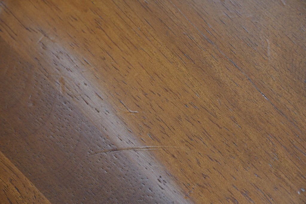 和製ヴィンテージ　飛騨産業　キツツキマーク　カントリースタイルの空間作りにおすすめのダイニングチェア4脚セット　(R-076689)