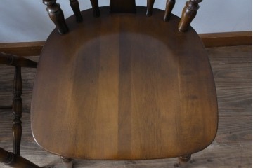 和製ヴィンテージ　飛騨産業　キツツキマーク　カントリースタイルの空間作りにおすすめのダイニングチェア4脚セット　(R-076689)