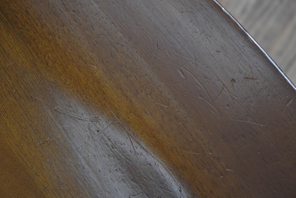 和製ヴィンテージ　飛騨産業　キツツキマーク　カントリースタイルの空間作りにおすすめのダイニングチェア4脚セット　(R-076689)