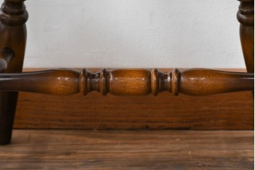 和製ヴィンテージ　飛騨産業　キツツキマーク　カントリースタイルの空間作りにおすすめのダイニングチェア4脚セット　(R-076689)