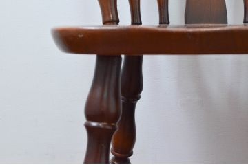 和製ビンテージ　飛騨産業　キツツキマーク　カントリースタイルのお部屋作りにおすすめのダイニングチェア4脚セット(板座チェア、椅子、イス、ウインザーチェア、ウィンザーチェア、ヴィンテージ)(R-076689)