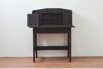 和製ビンテージ　希少な古い時代の軽井沢彫りデスクとスツールのセット(ワークデスク、机、椅子、イス、板座チェア、在宅用、在宅ワーク用)(R-076694)