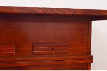 中古　未使用展示品　民芸家具　楡(ニレ)材　2way　ぬくもり感じる鮮やかな木色が素敵な収納付き囲炉裏テーブル(関西火鉢、長火鉢、木製火鉢、2人掛け、4人掛け、ダイニングテーブル、食卓、座卓、ローテーブル、センターテーブル、リビングテーブル)(R-076703)
