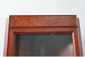 アメリカビンテージ　美品　DREXEL HERITAGE(ドレクセルヘリテイジ)　杢目の美しい上品でシンプルなコーナーキャビネット(飾り棚、収納棚、戸棚、ヴィンテージ)(R-076712)