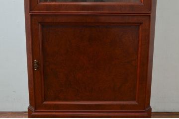 アメリカビンテージ　美品　DREXEL HERITAGE(ドレクセルヘリテイジ)　杢目の美しい上品でシンプルなコーナーキャビネット(飾り棚、収納棚、戸棚、ヴィンテージ)(R-076712)