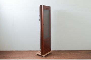 アメリカビンテージ　美品　DREXEL HERITAGE(ドレクセルヘリテイジ)　杢目の美しい上品でシンプルなコーナーキャビネット(飾り棚、収納棚、戸棚、ヴィンテージ)(R-076712)