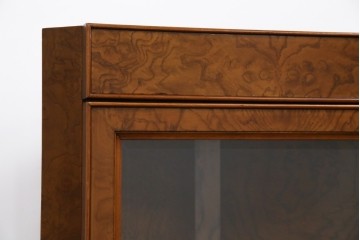 アメリカビンテージ　美品　DREXEL HERITAGE(ドレクセルヘリテイジ)　杢目の美しい上品でシンプルなコーナーキャビネット(飾り棚、収納棚、戸棚、ヴィンテージ)(R-076712)