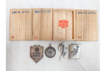 戦前　学習院　純銀 SILVER950もある 銀製5点 総重量約99.85g　メダルなどまとめて82個セット(宮本商行、バッジ、記念、スポーツ、野球、ラグビー、柔道、剣道、弓道、テニス、ホッケー、競技、運動会、箱付き)(R-076727)