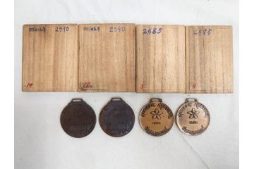 戦前　学習院　純銀 SILVER950もある 銀製5点 総重量約99.85g　メダルなどまとめて82個セット(宮本商行、バッジ、記念、スポーツ、野球、ラグビー、柔道、剣道、弓道、テニス、ホッケー、競技、運動会、箱付き)(R-076727)