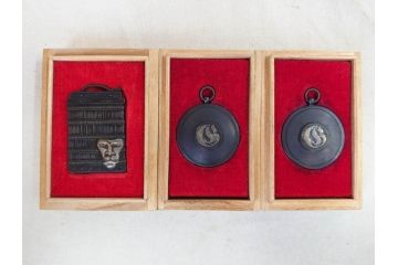 戦前　学習院　純銀 SILVER950もある 銀製5点 総重量約99.85g　メダルなどまとめて82個セット(宮本商行、バッジ、記念、スポーツ、野球、ラグビー、柔道、剣道、弓道、テニス、ホッケー、競技、運動会、箱付き)(R-076727)