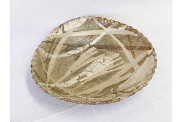 人間国宝　田村耕一　約28cm　9.3寸　深みのある色合いと繊細な絵付けが目を惹くいげ皿(イゲ縁、変形皿、大皿、和皿、和食器、九寸三分)(R-076729)