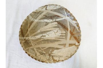 人間国宝　田村耕一　約28cm　9.3寸　深みのある色合いと繊細な絵付けが目を惹くいげ皿(イゲ縁、変形皿、大皿、和皿、和食器、九寸三分)(R-076729)