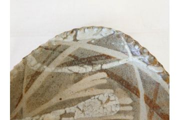 人間国宝　田村耕一　約28cm　9.3寸　深みのある色合いと繊細な絵付けが目を惹くいげ皿(イゲ縁、変形皿、大皿、和皿、和食器、九寸三分)(R-076729)