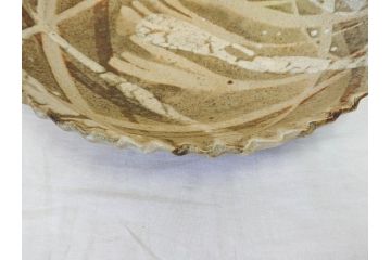 人間国宝　田村耕一　約28cm　9.3寸　深みのある色合いと繊細な絵付けが目を惹くいげ皿(イゲ縁、変形皿、大皿、和皿、和食器、九寸三分)(R-076729)