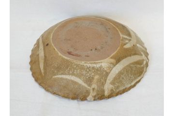 人間国宝　田村耕一　約28cm　9.3寸　深みのある色合いと繊細な絵付けが目を惹くいげ皿(イゲ縁、変形皿、大皿、和皿、和食器、九寸三分)(R-076729)