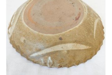 人間国宝　田村耕一　約28cm　9.3寸　深みのある色合いと繊細な絵付けが目を惹くいげ皿(イゲ縁、変形皿、大皿、和皿、和食器、九寸三分)(R-076729)
