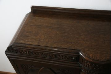 イギリスアンティーク　オーク材　美しい彫刻のブックケース(本箱、本棚、収納棚、戸棚、サイドキャビネット、英国)(R-076733)
