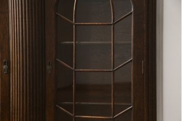 イギリスアンティーク　オーク材　美しい彫刻のブックケース(本箱、本棚、収納棚、戸棚、サイドキャビネット、英国)(R-076733)