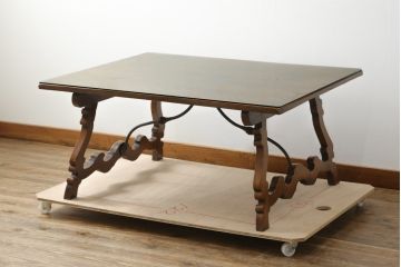 中古　スペイン製　ロートアイアンの飾りブレス付きローテーブル(センターテーブル、リビングテーブル)(R-076735)