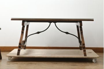 中古　スペイン製　ロートアイアンの飾りブレス付きローテーブル(センターテーブル、リビングテーブル)(R-076735)