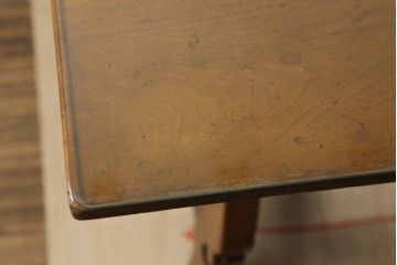 中古　スペイン製　ロートアイアンの飾りブレス付きローテーブル(センターテーブル、リビングテーブル)(R-076735)