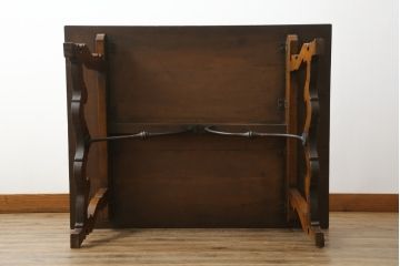中古　スペイン製　ロートアイアンの飾りブレス付きローテーブル(センターテーブル、リビングテーブル)(R-076735)
