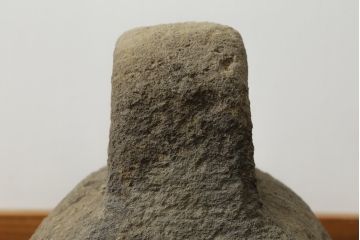 和製アンティーク　当時の暮らしに思いを馳せる味わい深い馬繋石(うまつなぎいし、馬つなぎ石、重し石、重石、駒繋石)(R-076736)