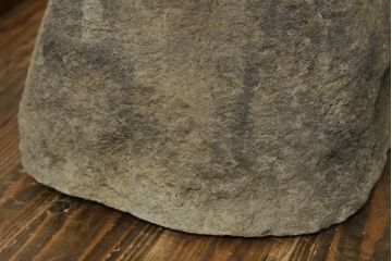 和製アンティーク　当時の暮らしに思いを馳せる味わい深い馬繋石(うまつなぎいし、馬つなぎ石、重し石、重石、駒繋石)(R-076736)