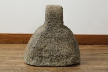 和製アンティーク　当時の暮らしに思いを馳せる味わい深い馬繋石(うまつなぎいし、馬つなぎ石、重し石、重石、駒繋石)(R-076736)