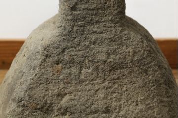 和製アンティーク　当時の暮らしに思いを馳せる味わい深い馬繋石(うまつなぎいし、馬つなぎ石、重し石、重石、駒繋石)(R-076736)