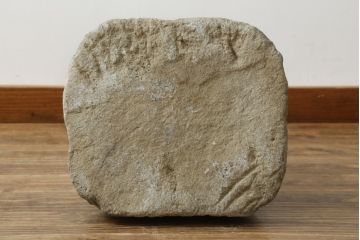 和製アンティーク　当時の暮らしに思いを馳せる味わい深い馬繋石(うまつなぎいし、馬つなぎ石、重し石、重石、駒繋石)(R-076736)