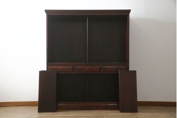 中古　美品　九州民芸家具　落ち着いた色合いが大人な雰囲気を醸し出す食器棚(収納棚、戸棚、キャビネット、水屋箪笥、店舗什器)(R-076741)