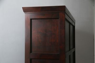 中古　美品　九州民芸家具　落ち着いた色合いが大人な雰囲気を醸し出す食器棚(収納棚、戸棚、キャビネット、水屋箪笥、店舗什器)(R-076741)