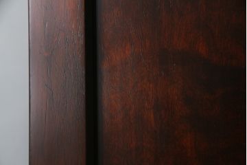 中古　美品　九州民芸家具　落ち着いた色合いが大人な雰囲気を醸し出す食器棚(収納棚、戸棚、キャビネット、水屋箪笥、店舗什器)(R-076741)