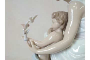 絶版　スペイン　リヤドロ　LLADRO　幼き頃　No.7649　限定4000体　フィギュリン(LA INFANCIA WHERE LOVES BEGINS、家族、ファミリー、陶器人形、置物、オブジェ、箱付き)(R-076745)